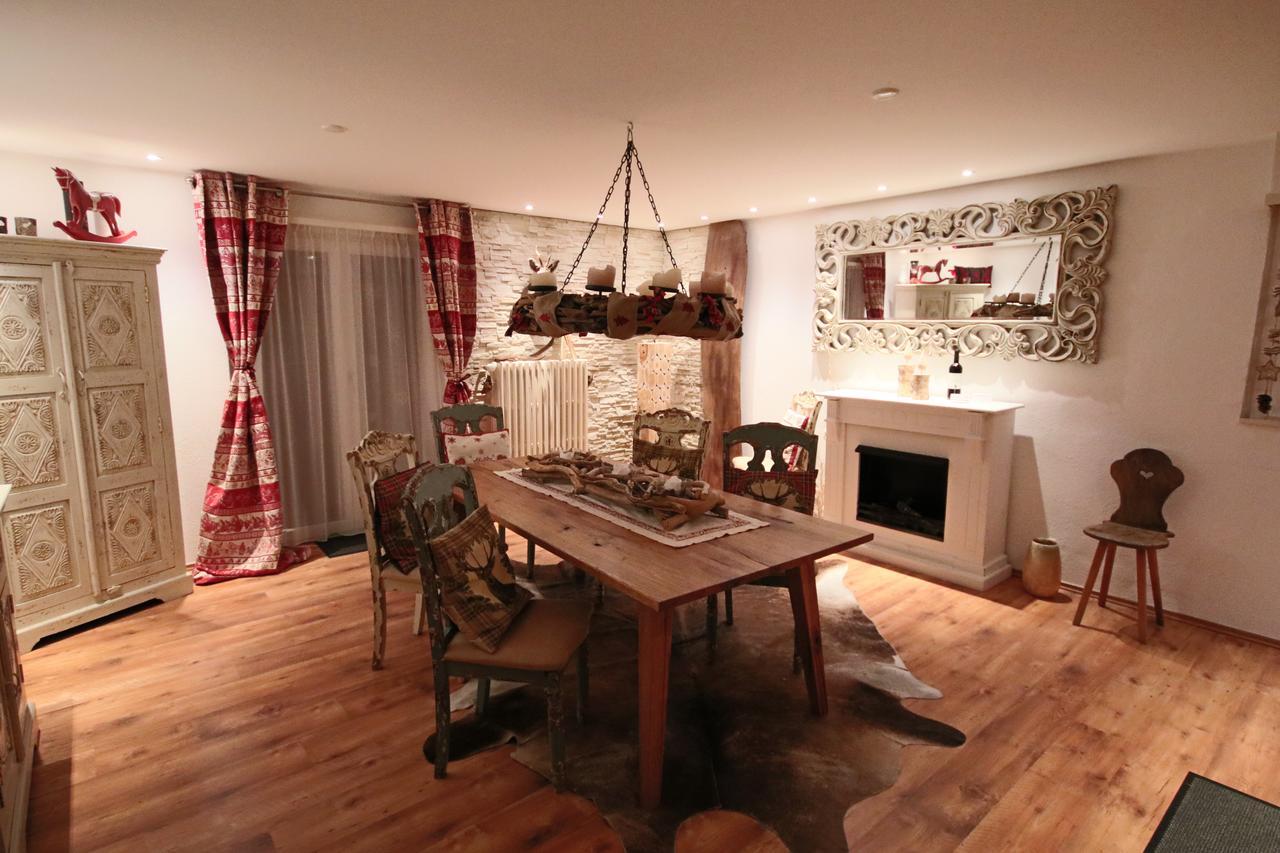 Roessli By Livingmoments 3*